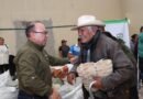 Entrega Manuel Vilchis apoyos invernales a comunidades de Zinacantepec 