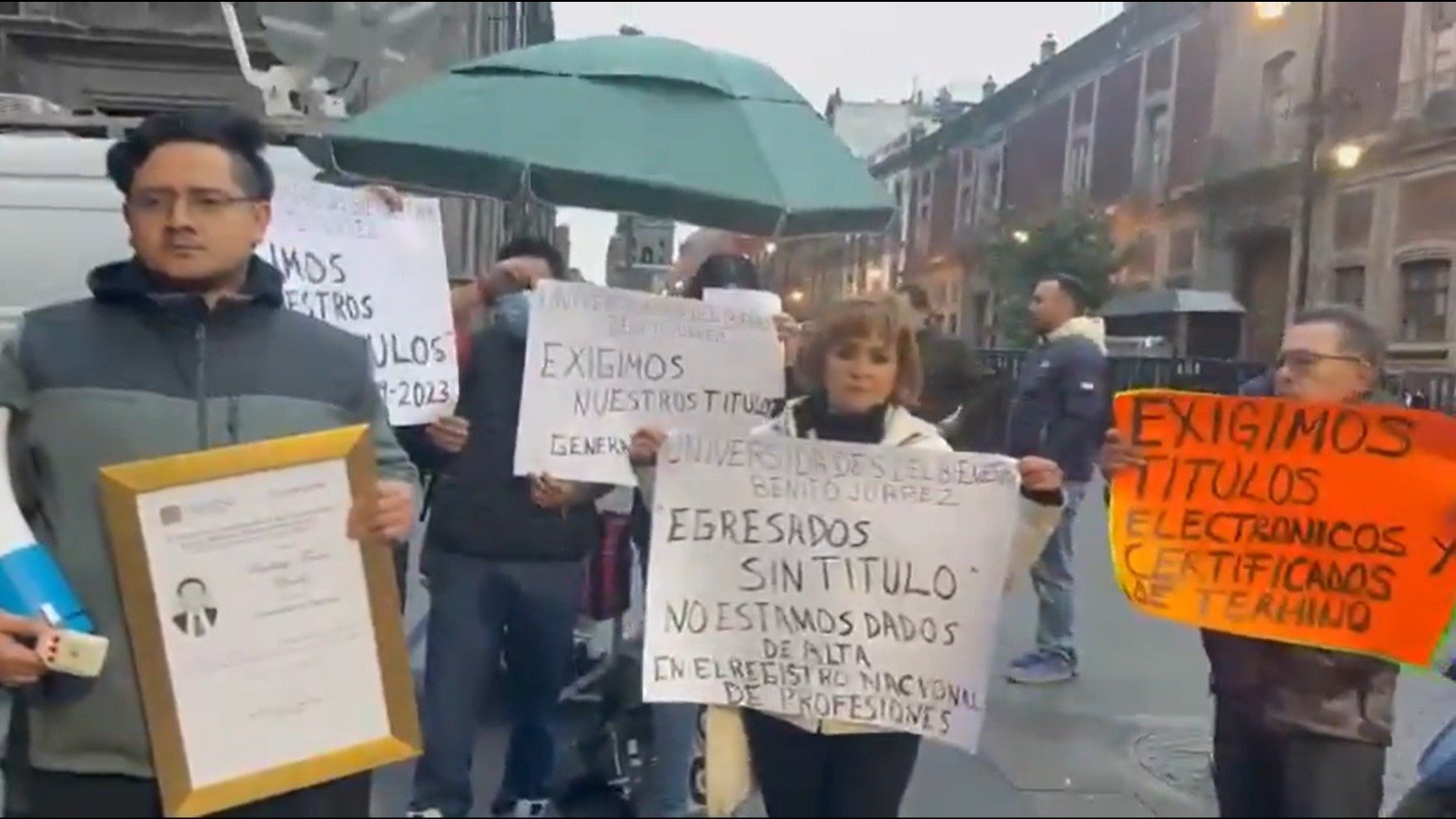 Egresados de Universidades del Bienestar sin título ni cédula profesional; exhiben fallas administrativas