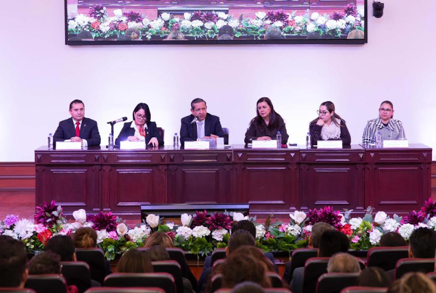 Diálogo con juezas y jueces para fortalecer la materia Familiar