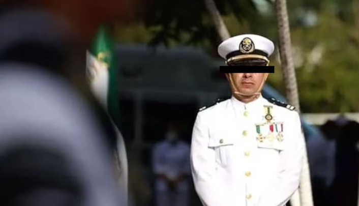 Vicealmirante acusado de huachicol fiscal pide ayuda a Sheinbaum para revisar su caso