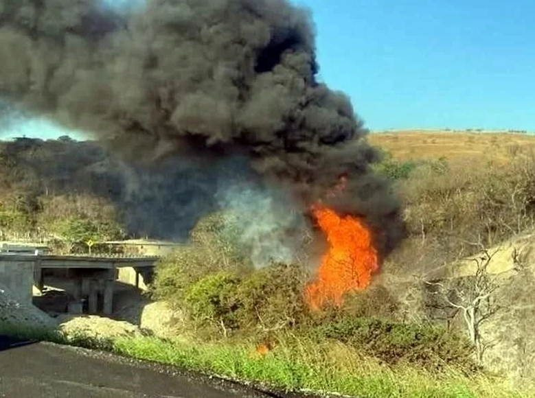 Explosión en ducto de Pemex en Oaxaca deja 3 personas muertas y 6 lesionadas