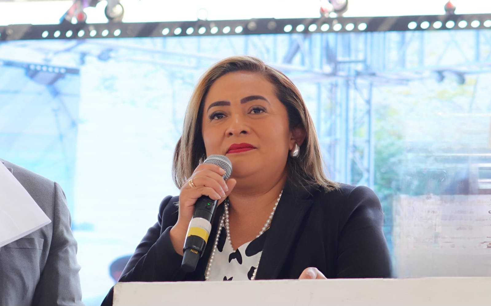 Impulsa Carmen de la Rosa escuelas de paz y operativo mochila