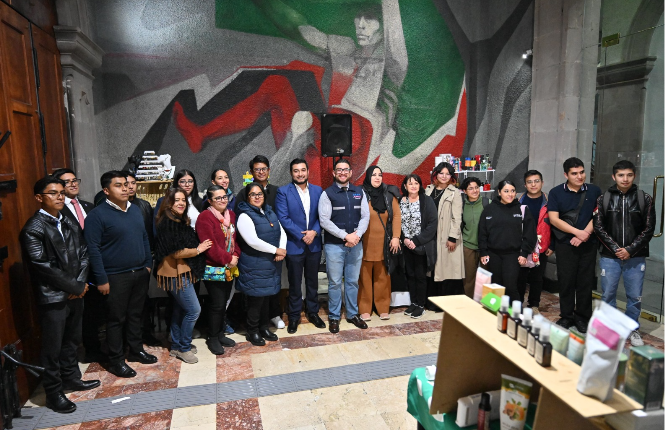 Impulsa Emma Alvarez bazar de emprendimiento en el Congreso