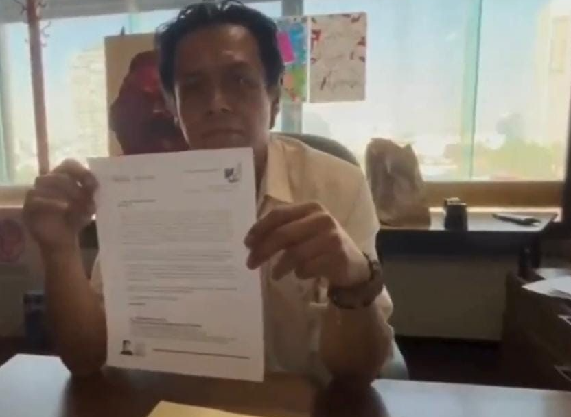 Marx Arriaga abandonó instalaciones de la SEP tras firmar oficio de despido