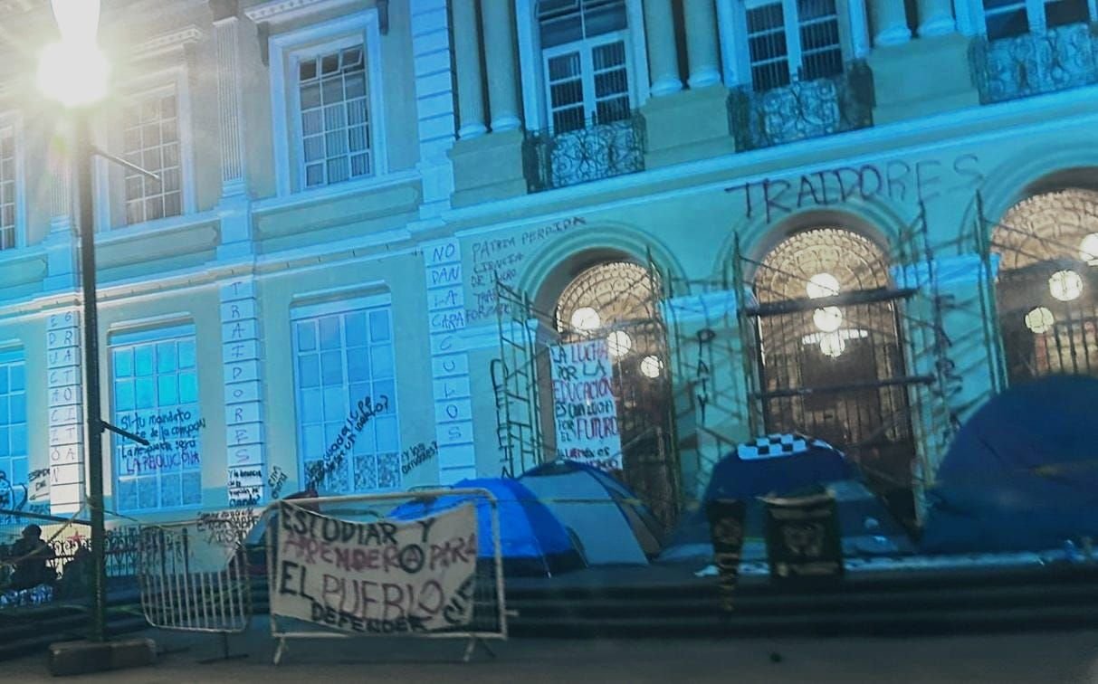 UAEMéx reprueba plantón de estudiantes y acusa que buscan obstaculizar la transformación