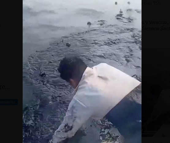 Pemex descarta fugas y derrames tras reportes de petróleo en playas del sur de Veracruz