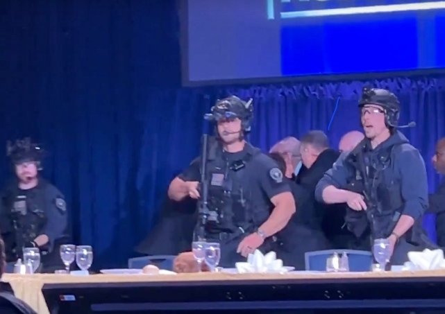 Evacuan a Donald Trump tras disparos en la cena de corresponsales de la Casa Blanca