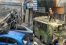 Cuatro heridos el saldo del desplome de una barda sobre un autobús en CDMX