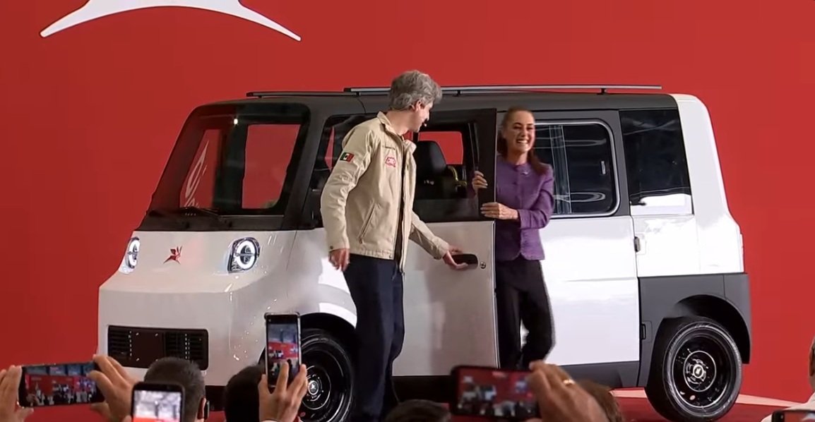 Sheinbaum presenta el auto eléctrico Olinia mexicano; costará cerca de 150 mil pesos