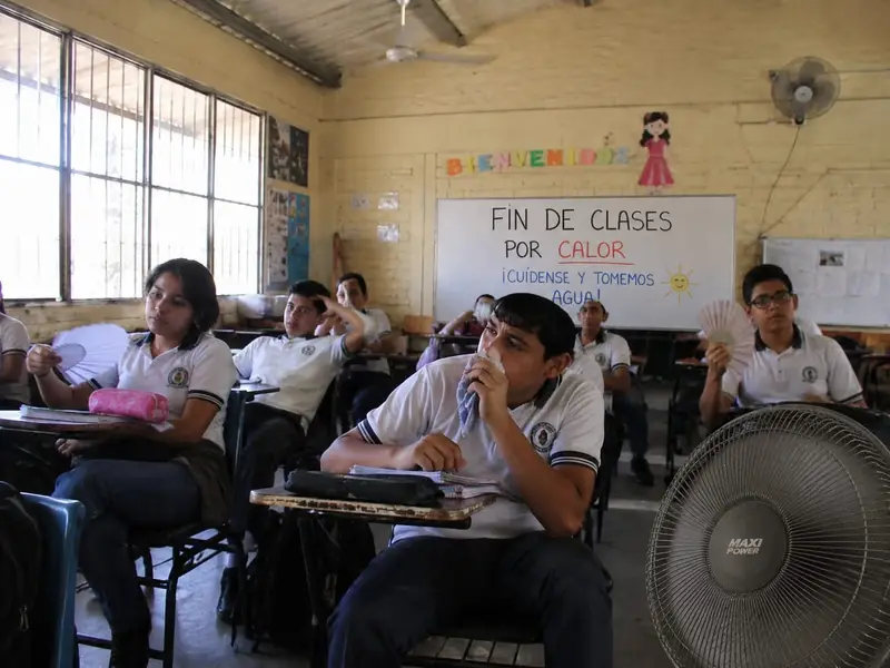 Confirman que 10 estados adelatarán fin de clases por clima y Mundial 