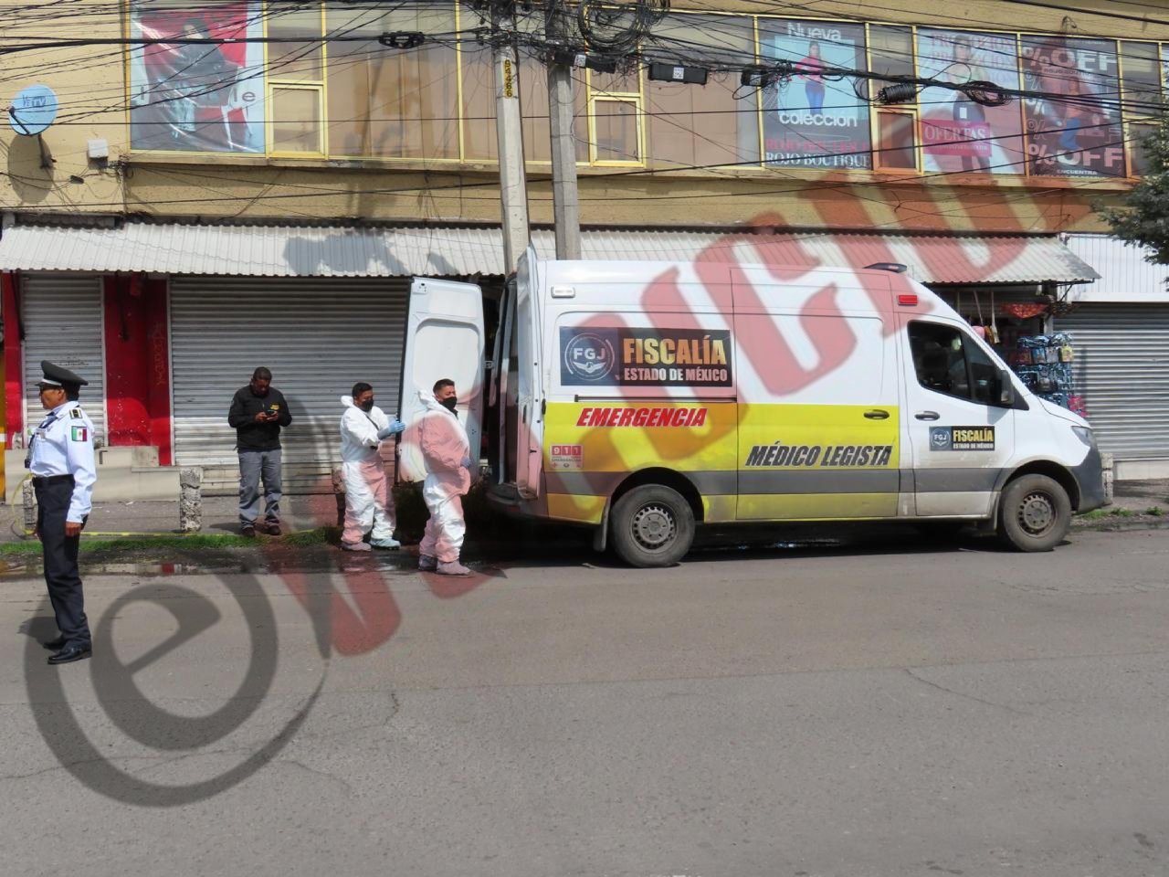 Fallece adulto mayor en locales ubicados frente a la Terminal de Toluca