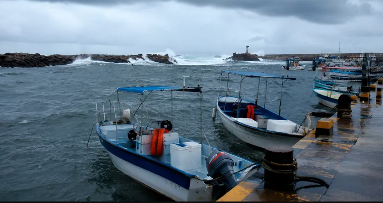 Cierran puertos para embarcaciones menores debido al mal clima