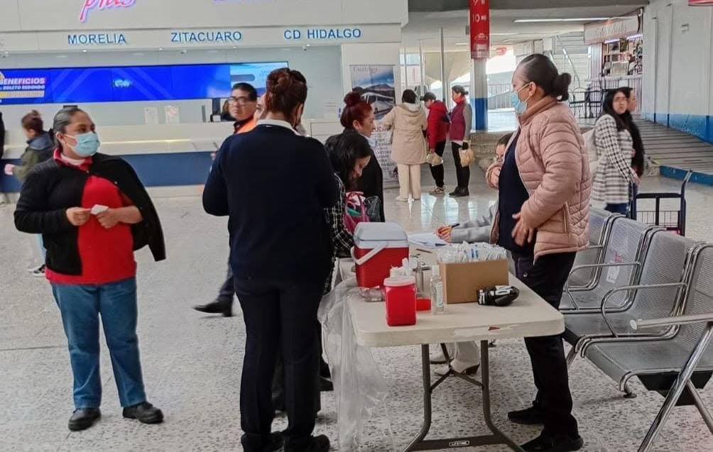 Jornadas de vacunación en terminales del EdoMéx para choferes y pasajeros