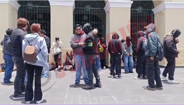 Enjambre Estudiantil llama a no pagar reinscripción del semestre 2026-B tras incumplimiento de gratuidad