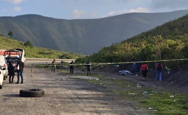 Hallan cinco cuerpos en descomposición en la autopista Orizaba-Puebla