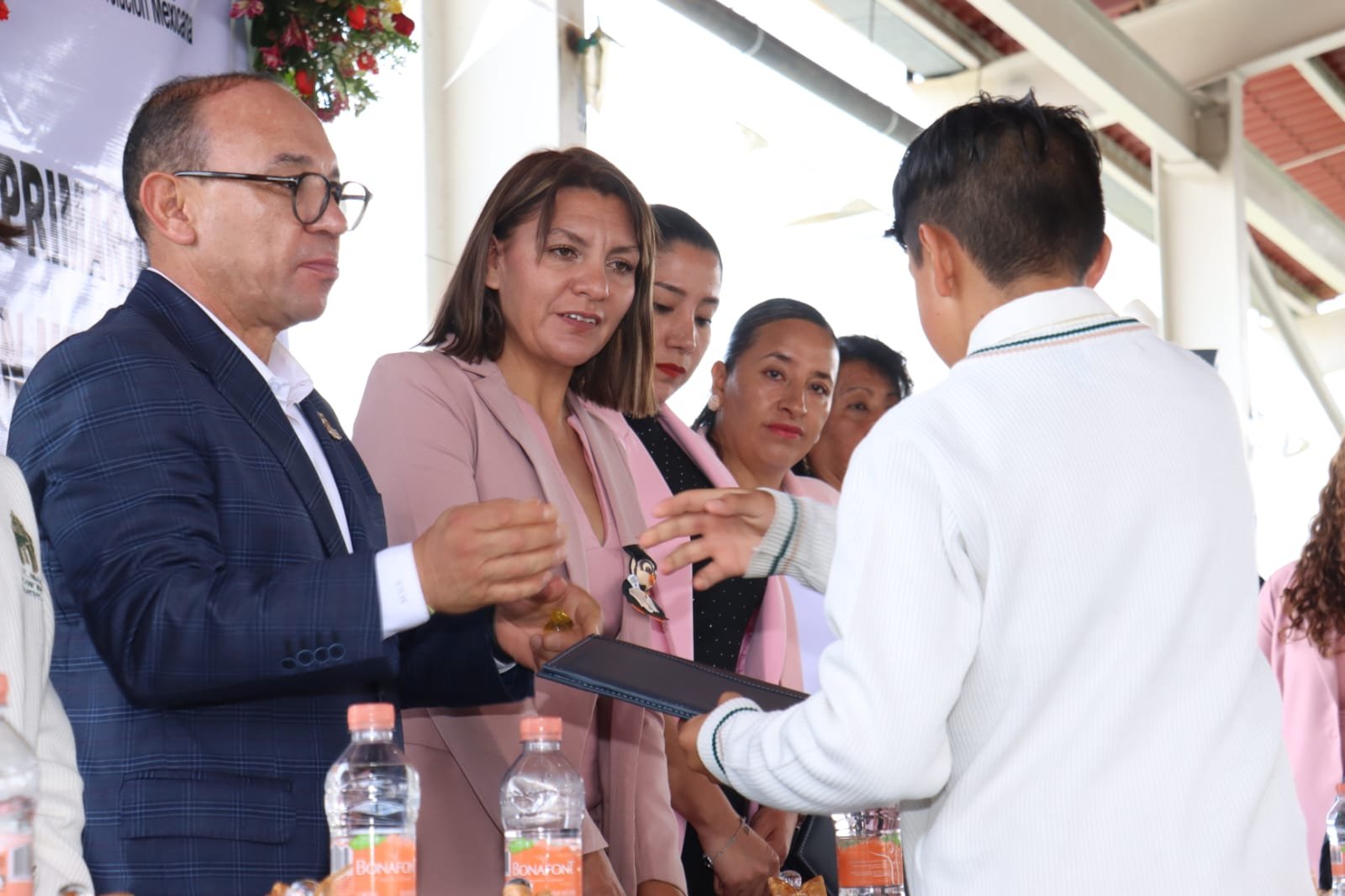 Zinacantepec refrenda su compromiso con la educación y las nuevas generaciones