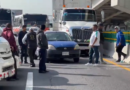 Transportistas del EdoMéx bloquean la México-Puebla para exigir seguridad en carreteras