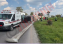 Caos vial en la Toluca-Atlacomulco por volcadura de tráiler de rollos de cobre