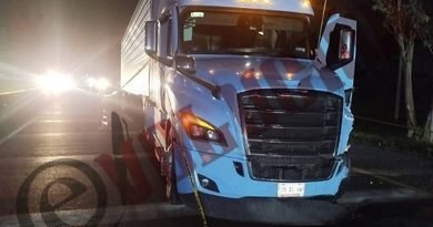 Motociclista muere tras ser atropellado por un tractocamión en la Atlacomulco-Toluca