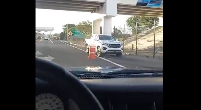 Alertan por retenes operados por falsos agentes de la FGR para extorsiones en la Puebla-Oaxaca