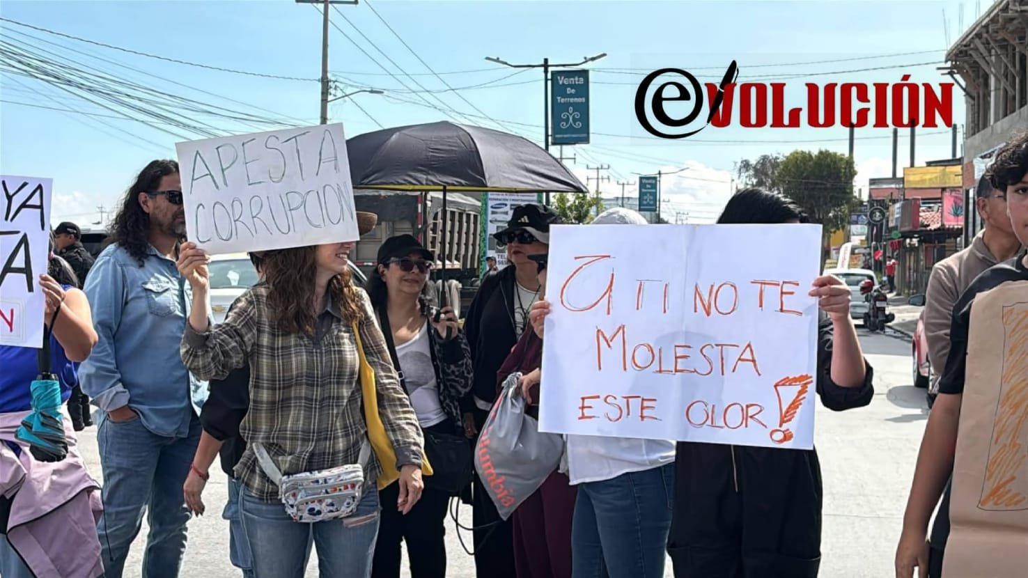 Vecinos de Calimaya entregan pliego petitorio para rehabilitación de calles y clausura de relleno sanitario