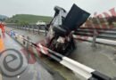 Volcadura de auto deja dos lesionados en autopista Tenango-Ixtapan de la Sal