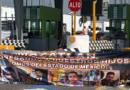 Continúa protesta de familiares de mexiquenses desaparecidos en Sinaloa en caseta El Dorado
