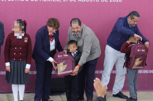 Participan congresistas en inicio de ciclo escolar 2026-2027