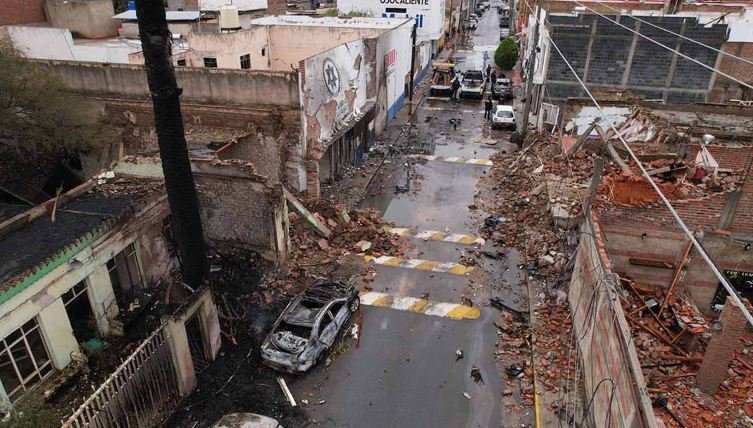 Disputa entre cárteles el móvil del coche-bomba en Zacatecas; van tres detenidos