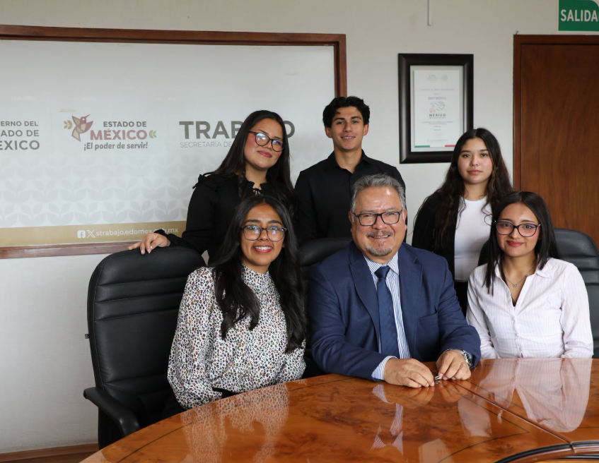 Secretaría del Trabajo se reúne con jóvenes de UAEMéx para hablar de retos laborales