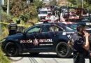 Encuentran sin vida a hombre a un lado de vehículo en Toluca