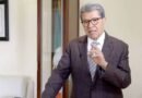 Monreal pide llevar a la ley restricción de celulares en escuelas
