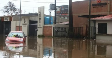 Inundaciones y autos bajo el agua deja Rachel tras tocar tierra en Baja California
