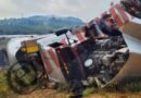 En la Toluca-Naucalpan, tráiler volcado atora más de dos horas a cientos de automovilistas