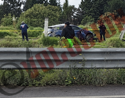 Muere hombre tras fuerte choque en la libre de la México-Toluca