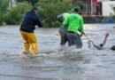 Fuertes lluvias provocan inundaciones y el desfogue de la Presa La Boca en NL