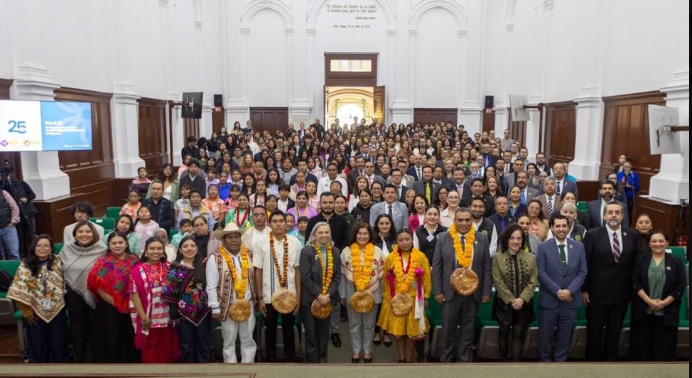 La UAEMéx, referente nacional por 25 años de acompañamiento a estudiantes indígenas