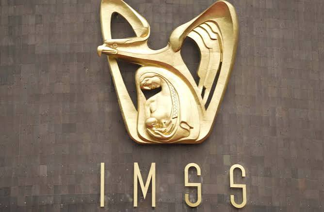 IMSS anuncia consulta sobre aumento salarial para trabajadores de salud tras protestas