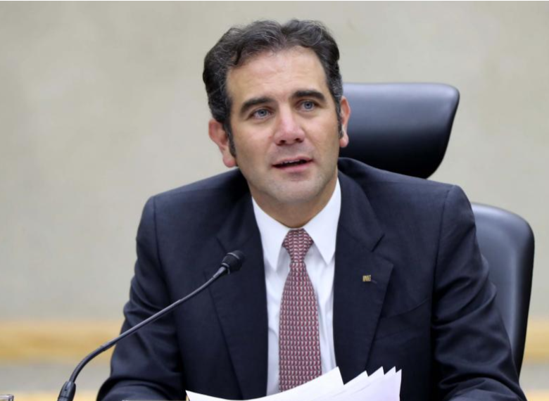 Lorenzo Córdova reta a Sheinbaum  auditar su gestión al frente del INE